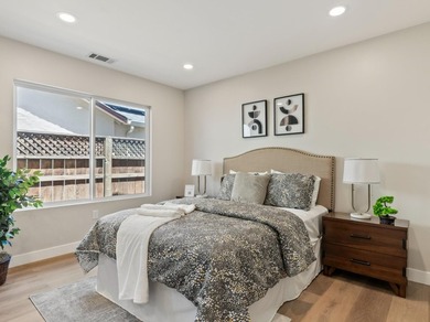 Exceptional Rose Garden property offering 5 bedrooms and 4 full - photo 20