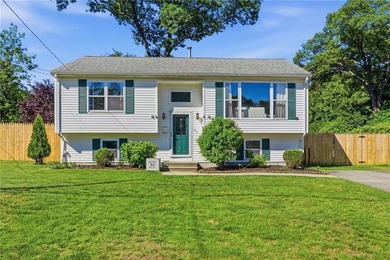 Welcome to this bright and inviting home in Warwick's desirable - photo 22