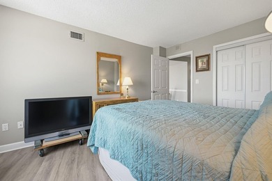 Fully renovated one-bedroom, one-bathroom condo in the Atlantis - photo 27