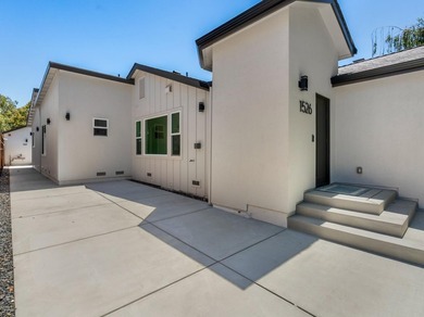 Exceptional Rose Garden property offering 5 bedrooms and 4 full - photo 38