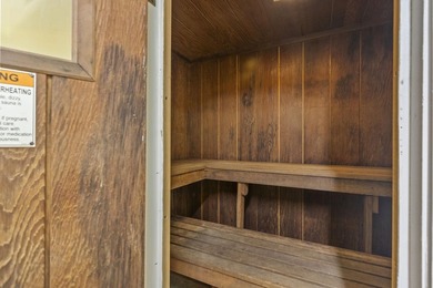 Fully renovated one-bedroom, one-bathroom condo in the Atlantis - photo 39