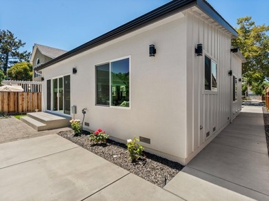 Exceptional Rose Garden property offering 5 bedrooms and 4 full - photo 39