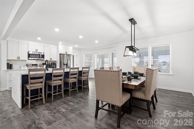 Welcome to luxury living in the highly sought-after Woodbridge - photo 4