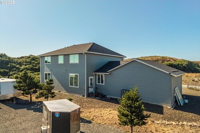Immaculate Coastal Home on Vesta Street, Bandon, Oregon2,600+ Sq - photo 2