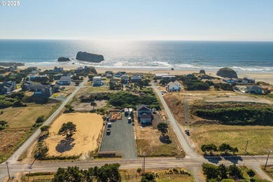 Immaculate Coastal Home on Vesta Street, Bandon, Oregon2,600+ Sq - photo 4
