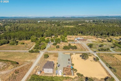 Immaculate Coastal Home on Vesta Street, Bandon, Oregon2,600+ Sq - photo 5