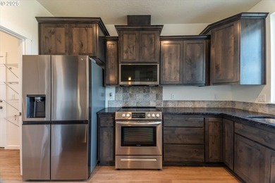 Immaculate Coastal Home on Vesta Street, Bandon, Oregon2,600+ Sq - photo 9