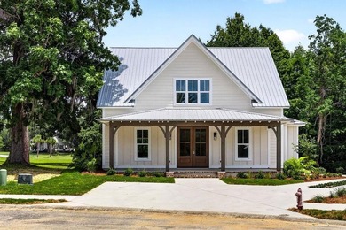 It is an honor to present this exceptional custom-built cottage - photo 13