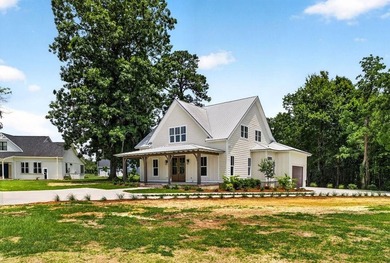 It is an honor to present this exceptional custom-built cottage - photo 15