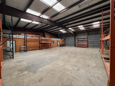 6000 F2 free-span, metal, insulated warehouse with 4 - 12' - photo 15