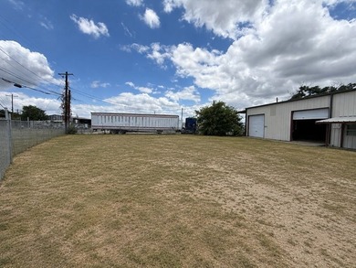 6000 F2 free-span, metal, insulated warehouse with 4 - 12' - photo 18