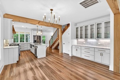It is an honor to present this exceptional custom-built cottage - photo 23