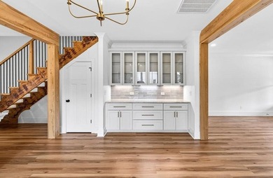 It is an honor to present this exceptional custom-built cottage - photo 24