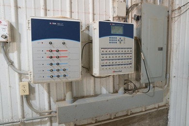 This turnkey modern Poultry Breeder Egg built in 2017 has - photo 24