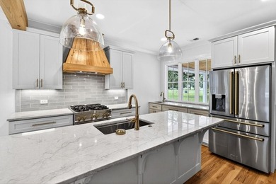It is an honor to present this exceptional custom-built cottage - photo 26