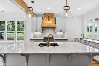 It is an honor to present this exceptional custom-built cottage - photo 27