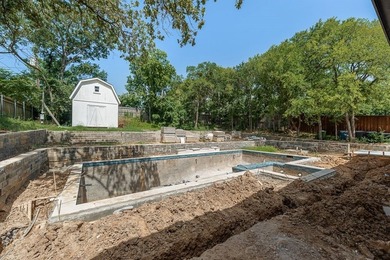 Showings BY APPT ONLY. Contact Listing Agent to schedule. Nearly - photo 28