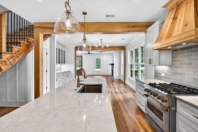 It is an honor to present this exceptional custom-built cottage - photo 30