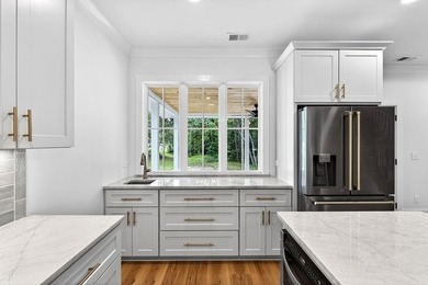 It is an honor to present this exceptional custom-built cottage - photo 35
