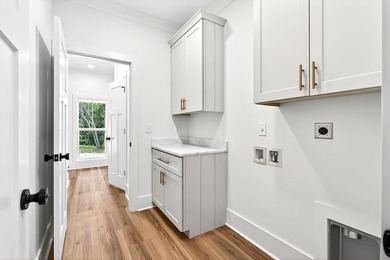 It is an honor to present this exceptional custom-built cottage - photo 43