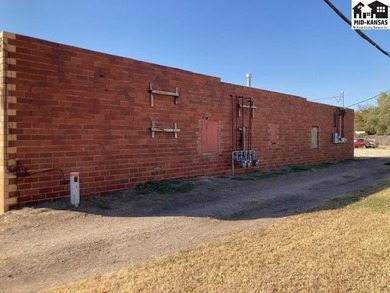 Opportunity to have a building with multiple options for use