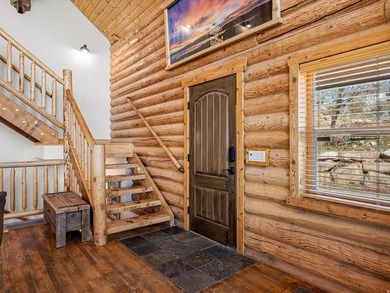 Custom log home nestled at the end of a quiet Cul-de-sac on two - photo 4