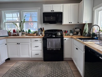 Charming Home in the Quaint Town of Freedom Nestled on a quiet - photo 6