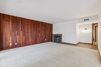Situated in the secure oasis of Pacific Terrace, this spacious - photo 2