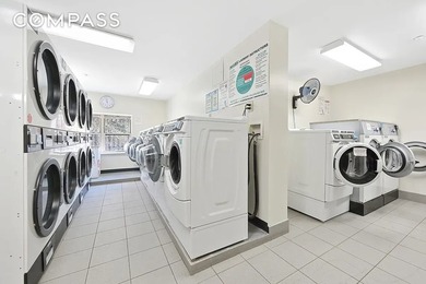 Welcome to this beautifully renovated 2-bedroom, 2-bathroom home - photo 8