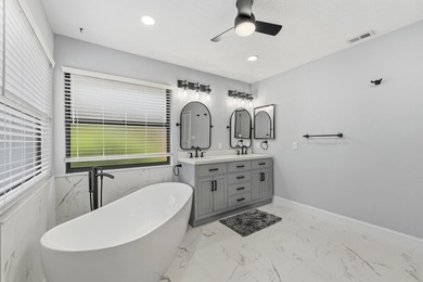 Beautifully updated 3-bedroom, 2-bath home with a 2-car garage - photo 10