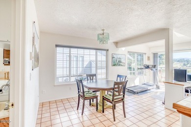 Single Level Home on the Golf Course. Relax and enjoy the views - photo 11
