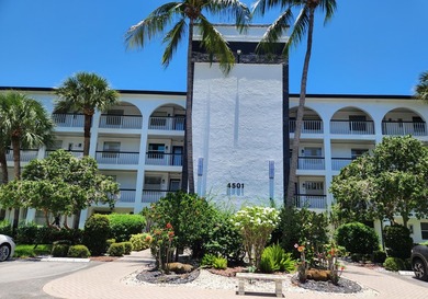 Wynmoor awaits! Grab your opportunity to own a condo in one of - photo 1