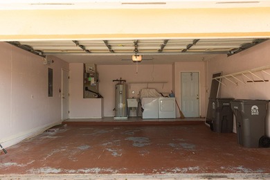 Beautiful 3BR/2BA home with 2-car garage located in the gated - photo 25
