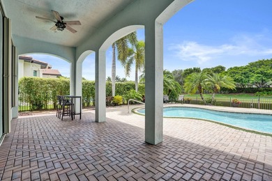 Welcome to this beautiful tranquil, lake front/pool beauty, 3 - photo 2