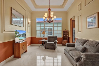 Welcome to this beautiful tranquil, lake front/pool beauty, 3 - photo 6