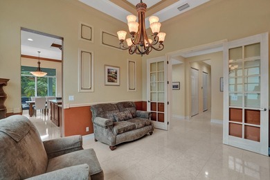 Welcome to this beautiful tranquil, lake front/pool beauty, 3 - photo 10