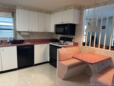 EASY LIVING IN THIS ACTIVE COMMUNITY WITH 2 POOLS, 2 CLUBHOUSES - photo 10