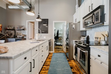 Live in the heart of downtown Indianapolis in this stylish and