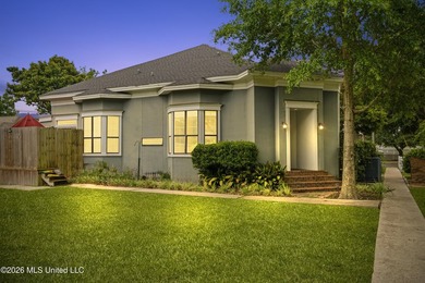 Experience coastal convenience at its best! This beautifully - photo 2