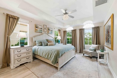 Spotless three-level ''End Unit'' townhouse in the quietest - photo 15