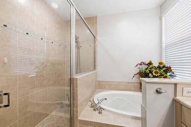 Spotless three-level ''End Unit'' townhouse in the quietest - photo 18