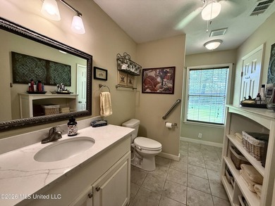 Adorable and meticulously maintained 3 bedroom 2 full bathroom - photo 24