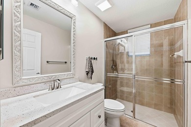 Spotless three-level ''End Unit'' townhouse in the quietest - photo 24