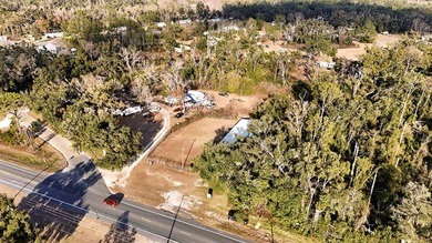 It's rare to find a commercial site this close to town that's - photo 7