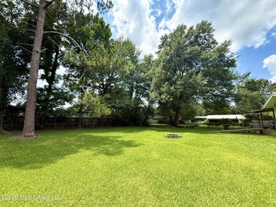 Adorable and meticulously maintained 3 bedroom 2 full bathroom - photo 39