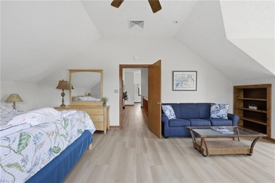 Imagine waking to peaceful canal views, spending your afternoons - photo 42