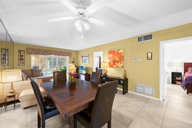 Spacious 2-bedroom, 1-bathroom condo located in a private golf - photo 5