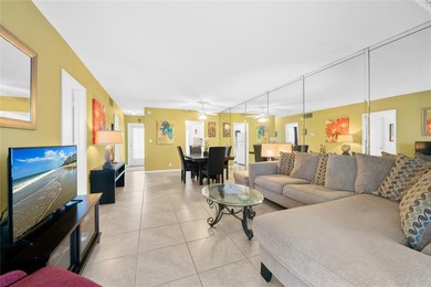 Spacious 2-bedroom, 1-bathroom condo located in a private golf - photo 10