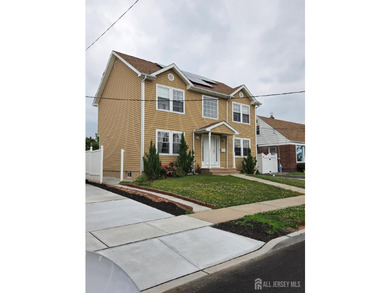 Welcome to this beautiful 5 year new Colonial home featuring a - photo 1