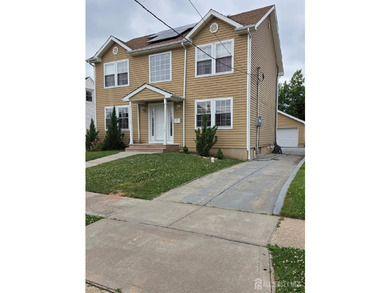 Welcome to this beautiful 5 year new Colonial home featuring a - photo 2